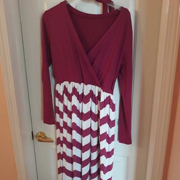 NWOT- Maxi dress - Picture 1 of 2